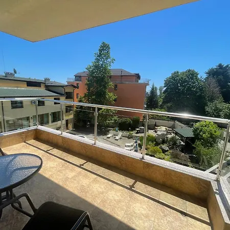 Apartman в комплексе голден хаус *